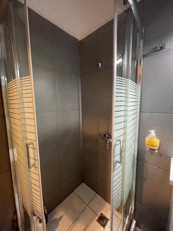 Avr Airport Deluxe Suites 4 Markópoulon المظهر الخارجي الصورة