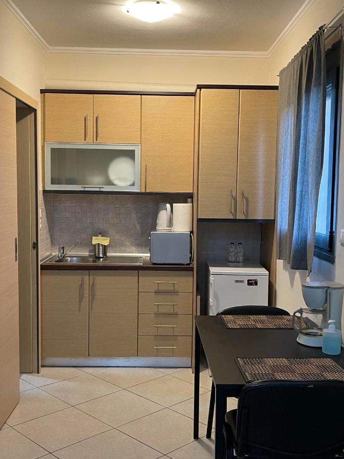 Avr Airport Deluxe Suites 4 Markópoulon المظهر الخارجي الصورة