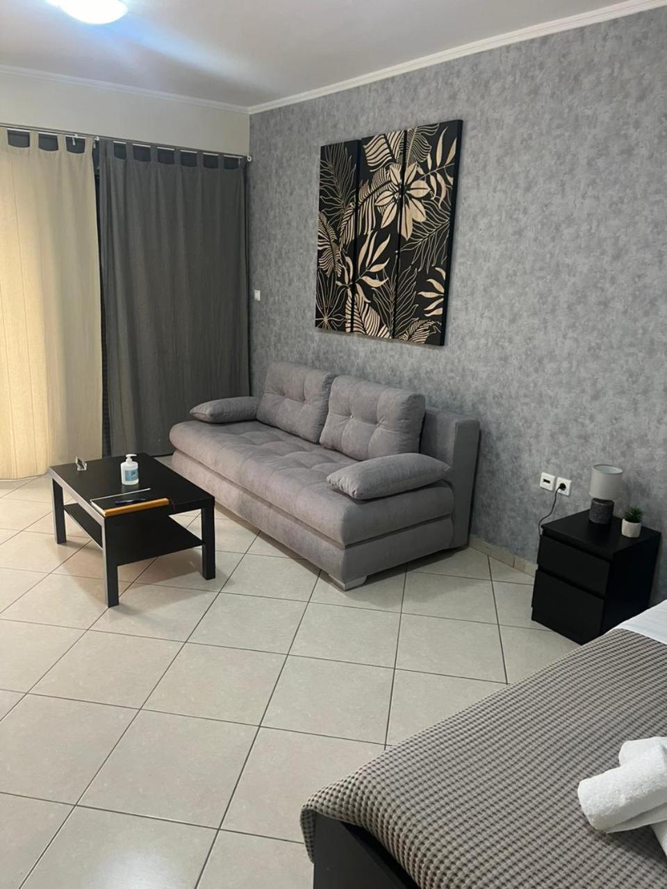 Avr Airport Deluxe Suites 4 Markópoulon المظهر الخارجي الصورة