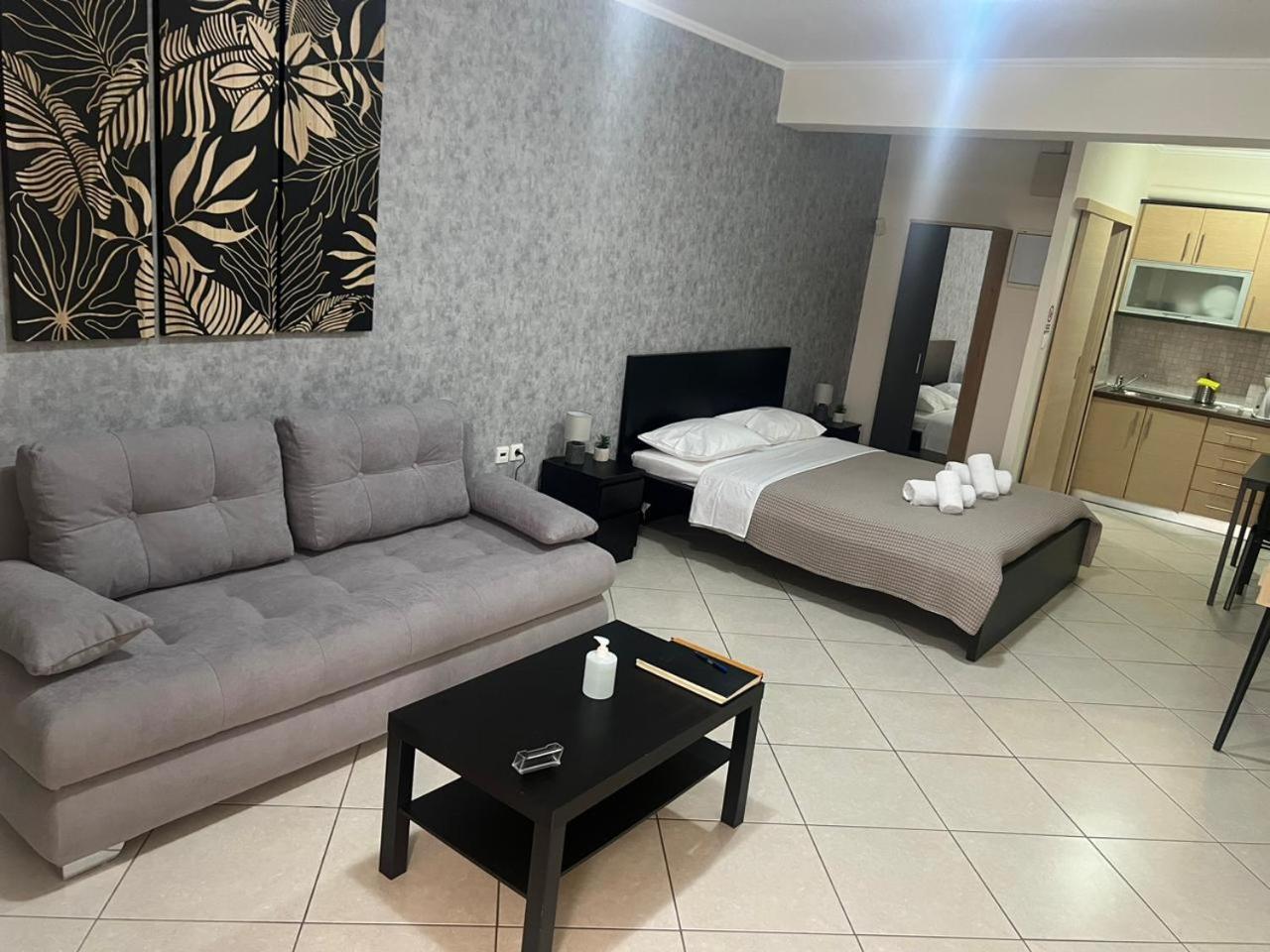 Avr Airport Deluxe Suites 4 Markópoulon المظهر الخارجي الصورة